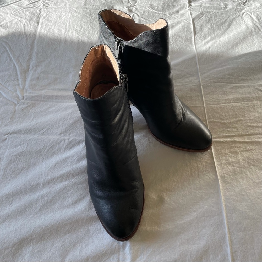Leather boots👢